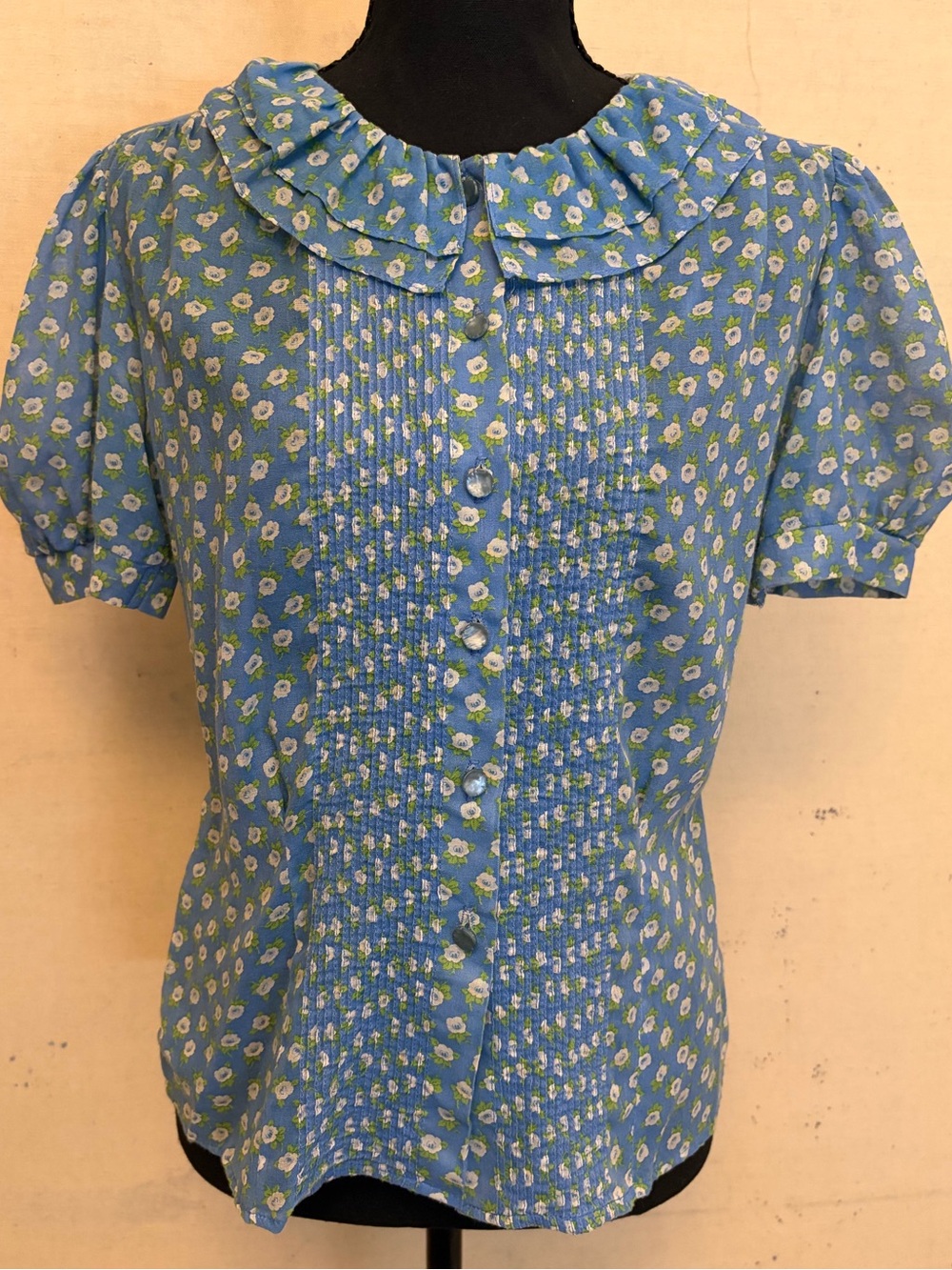 Vintage Jo Matthews Blue Floral Ruffled Collar Blouse, Size 9/10 (4/6) - Cottage